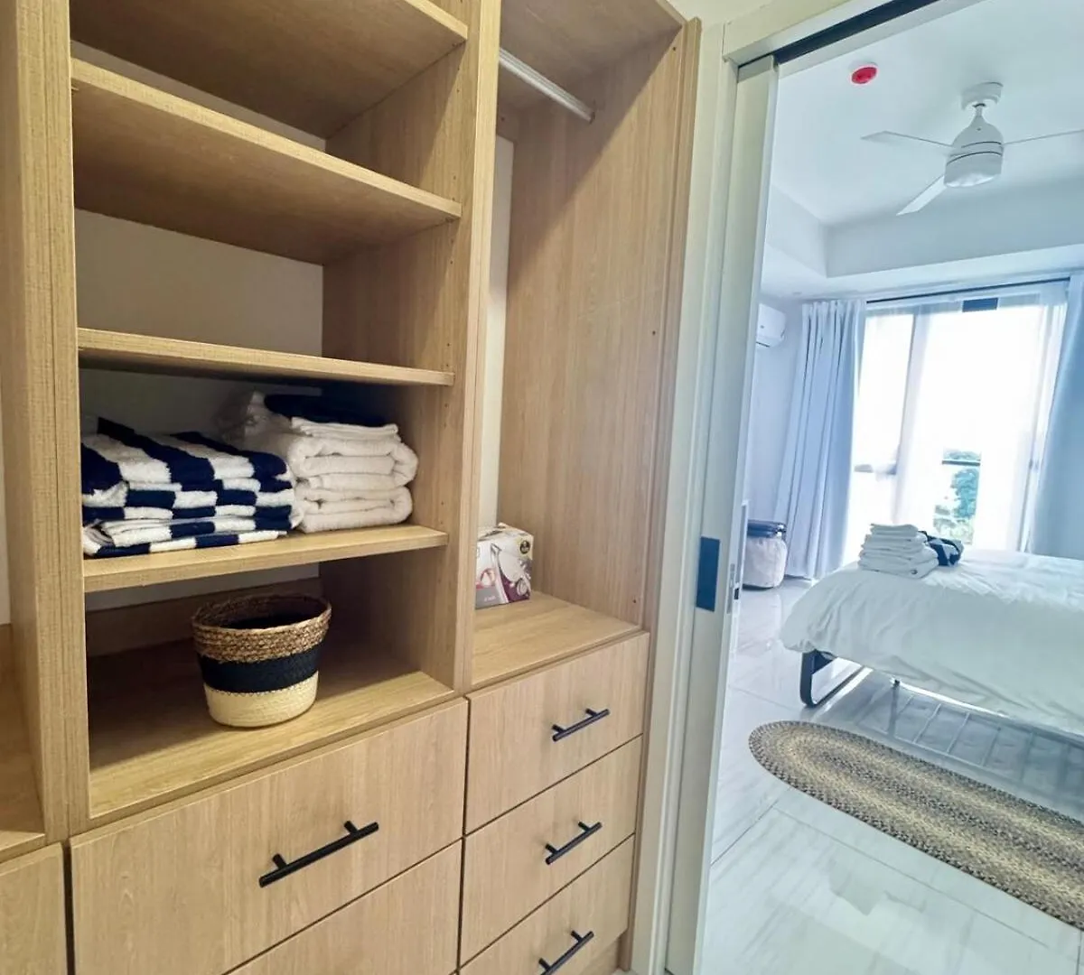 Suite Kingston-Cozy, Modern Apt 0*, 金斯敦 牙买加